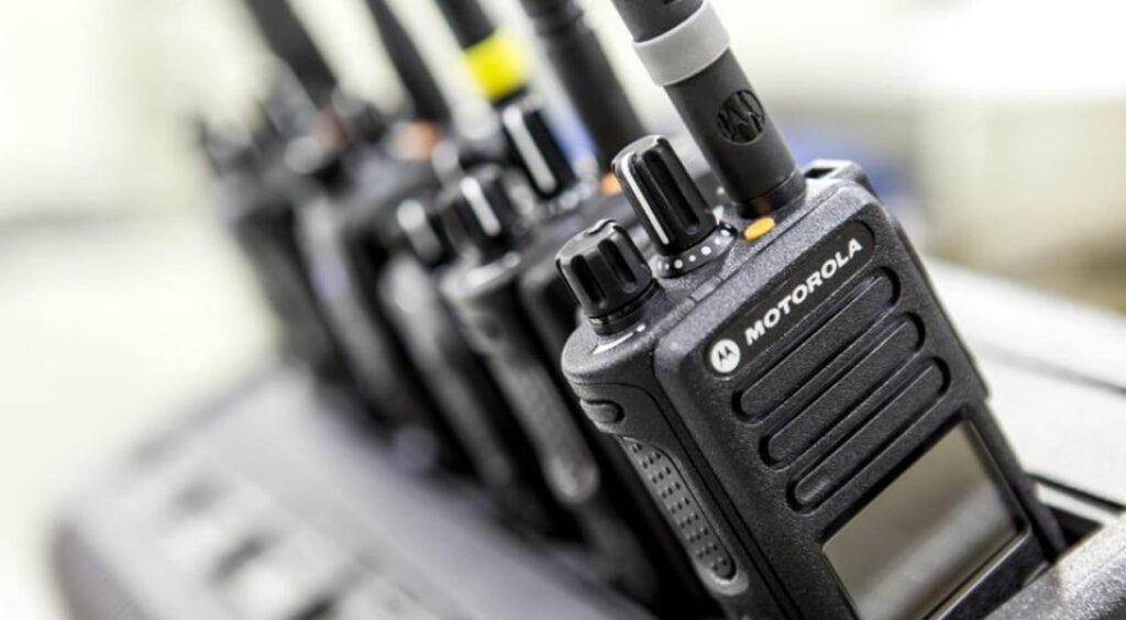 Modelos disponíveis para aluguel de rádios robustos