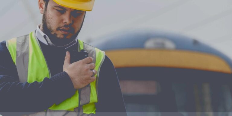 Comunicação de missão crítica o que é e por que ela transforma operações industriais