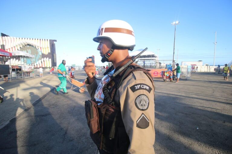 Rádios LTE profissionais: conectividade broadband para equipes de campo